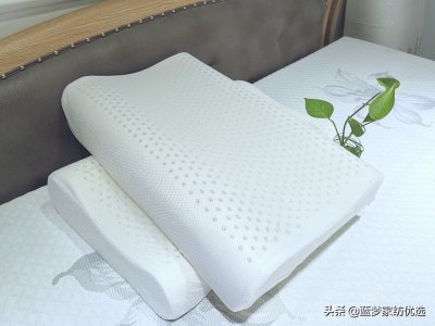 乳胶枕头的好处功效(乳胶枕竟然有这些好处?不用亏大了)