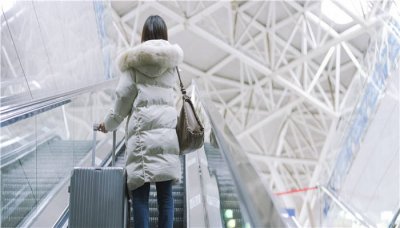 飞机可以带行李箱和书包吗 飞机能带行李箱和书包吗