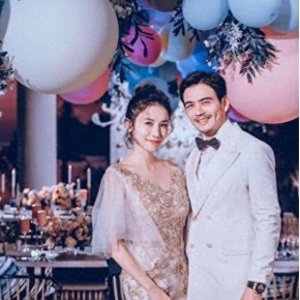 杨烁隐婚10年的娇妻原来是我们熟悉的她,打扮时髦宛如18岁少女!